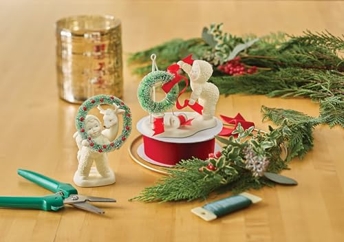 Department 56 Snowbabies Christmas Jubilee Wreath Topper Figurine, 4.72"