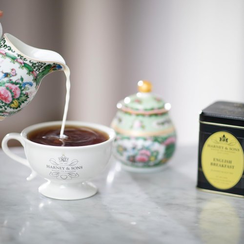 Harney and Sons English Breakfast Loose Black Tea – 4oz Loose Leaf Tin, Pure China Keemun, Bold, Full-Bodied Flavor, Great for Hot, Iced, or Teapot Brewing, Caffeinated