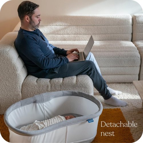 HALO BassiNest Connected Swivel Sleeper 3.0 - Smart Bassinet with AutoSoothe™, 360° Swivel & Cry Detection