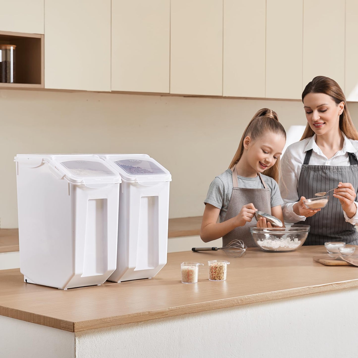 VEVOR Rice Storage Container, 4.5Gallon/20L x2 Capacity Large Dog Food Dispenser Bin, Kitchen Ingredient Grain Cereal Flour Bin, Pet food Containers with Wheels, 2 Measuring Cups, Airtight Lid, 2 Pack