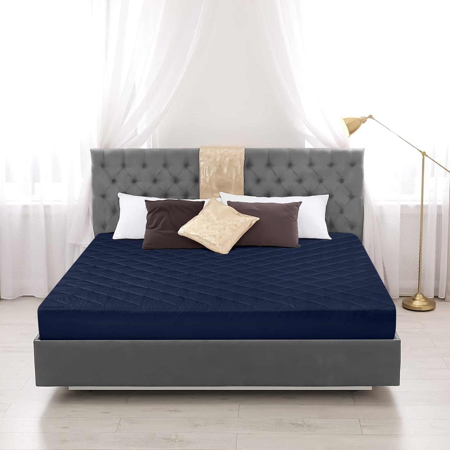 Utopia Bedding Quilted Fitted Mattress Pad - Queen Size Deep Pocket Protector | Machine Washable (Navy)