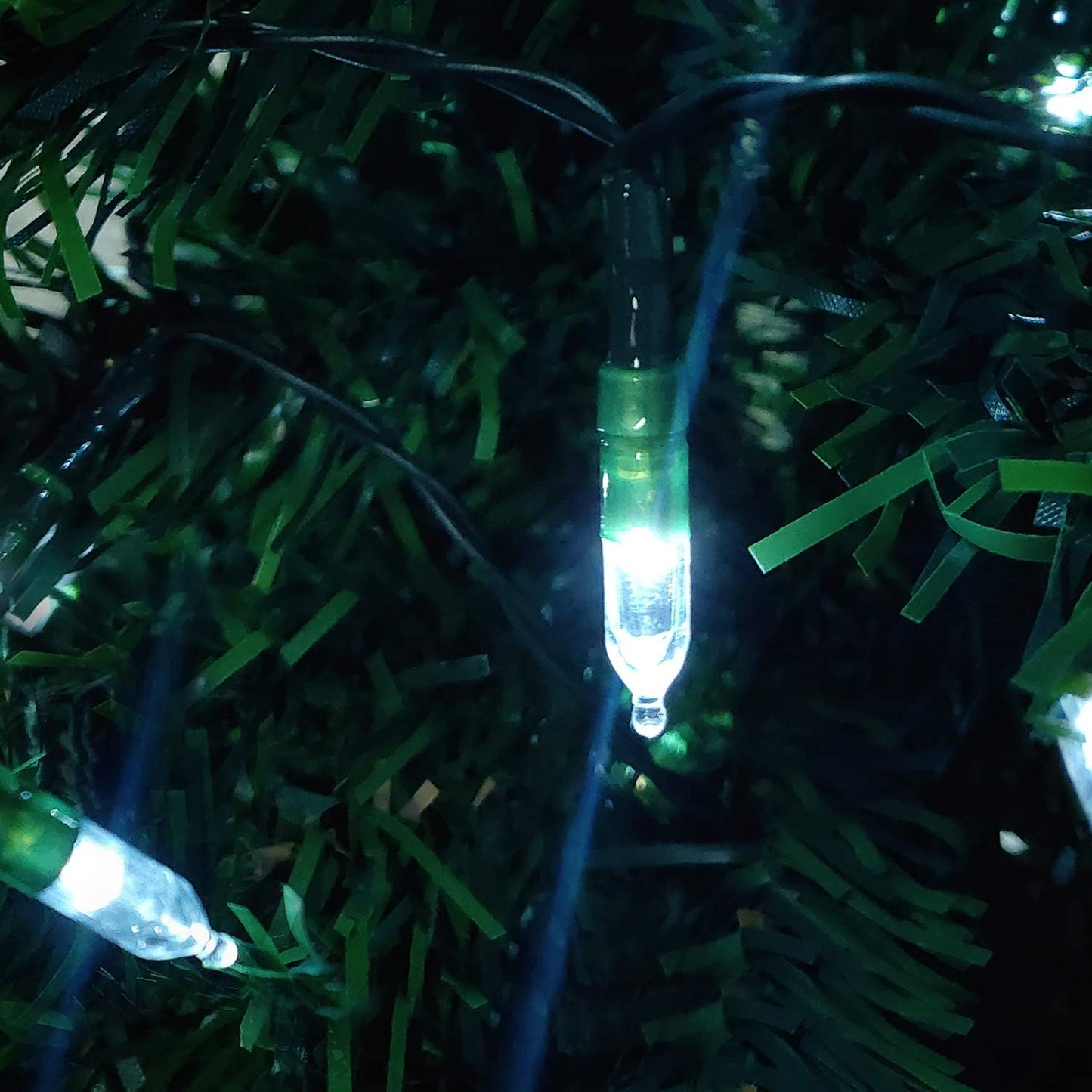 50 LED Battery Operated Christmas Lights - 18ft Waterproof String Lights with 8 Modes & Timer for Indoor/Outdoor Decor