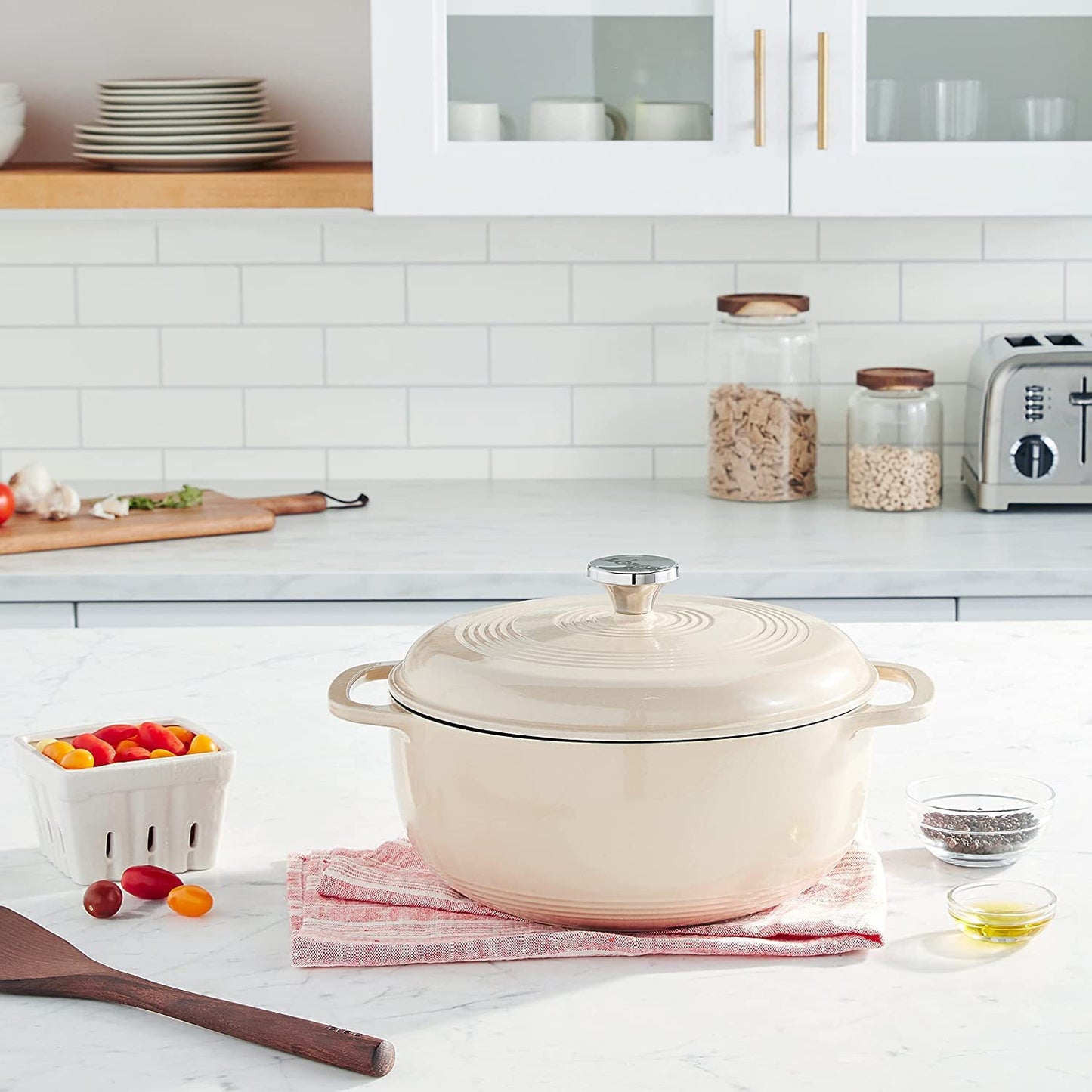 Lodge Essential Enamel Cast Iron Dutch Oven with Lid - Oven-Safe Enamel Cookware up to 500° F - Heat-Retaining Braising & Roasting Pot - Non-Toxic Cookware - 7.5 Quart, Sandalwood