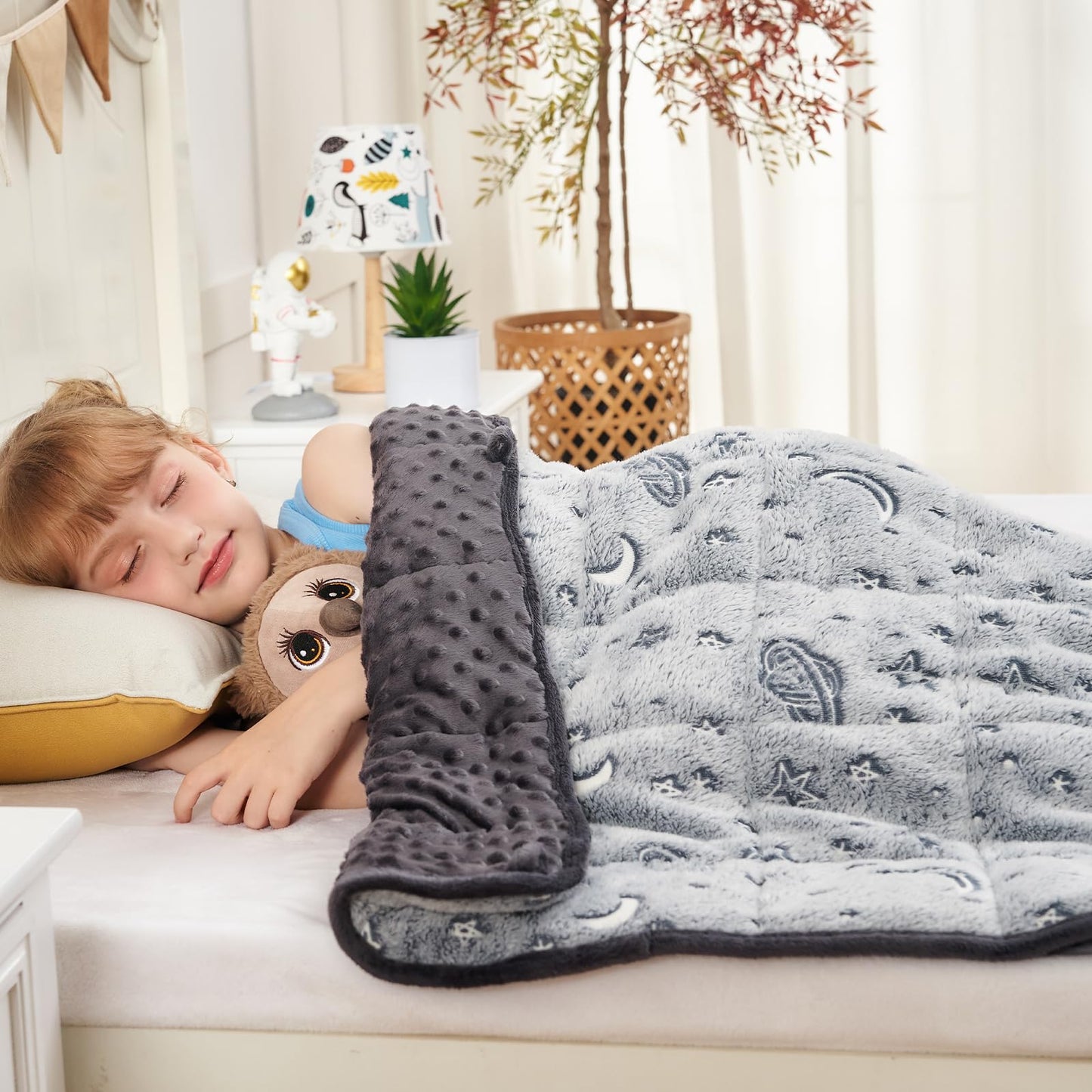yescool Weighted Blanket 3 Pounds Weighted Lap Blanket, Glow in The Dark Star Heavy Blanket for Sleeping, Washable Warm Minky Weighted Throw Blanket for 20-40lbs,36"x48"