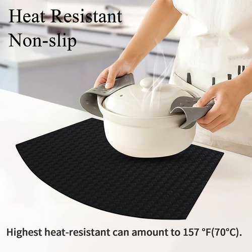 Homaxy Faux Leather Strip Woven Round Table Placemats, Set of 6 Heat Insulation Stain Resistant Non-Slip Table Mats for Kitchen Table, Washable Wipe Clean Fan Shape Wedge Place Mats, Black