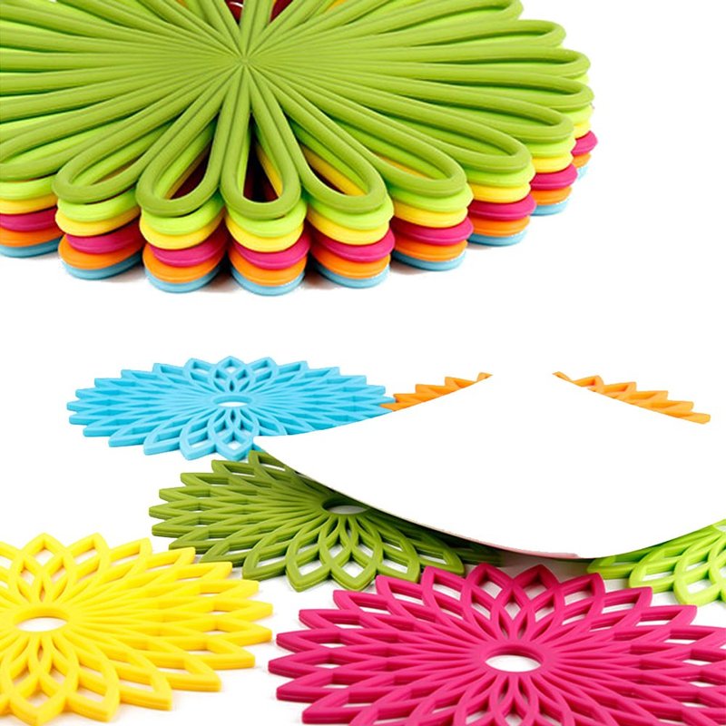 ME.FAN Silicone Trivet Mat - Kitchen Hot Pads for Pots & Dish - Insulated Teapot Trivet - Flexible, Durable, Non-Slip Large Coasters 3 Set Yellow