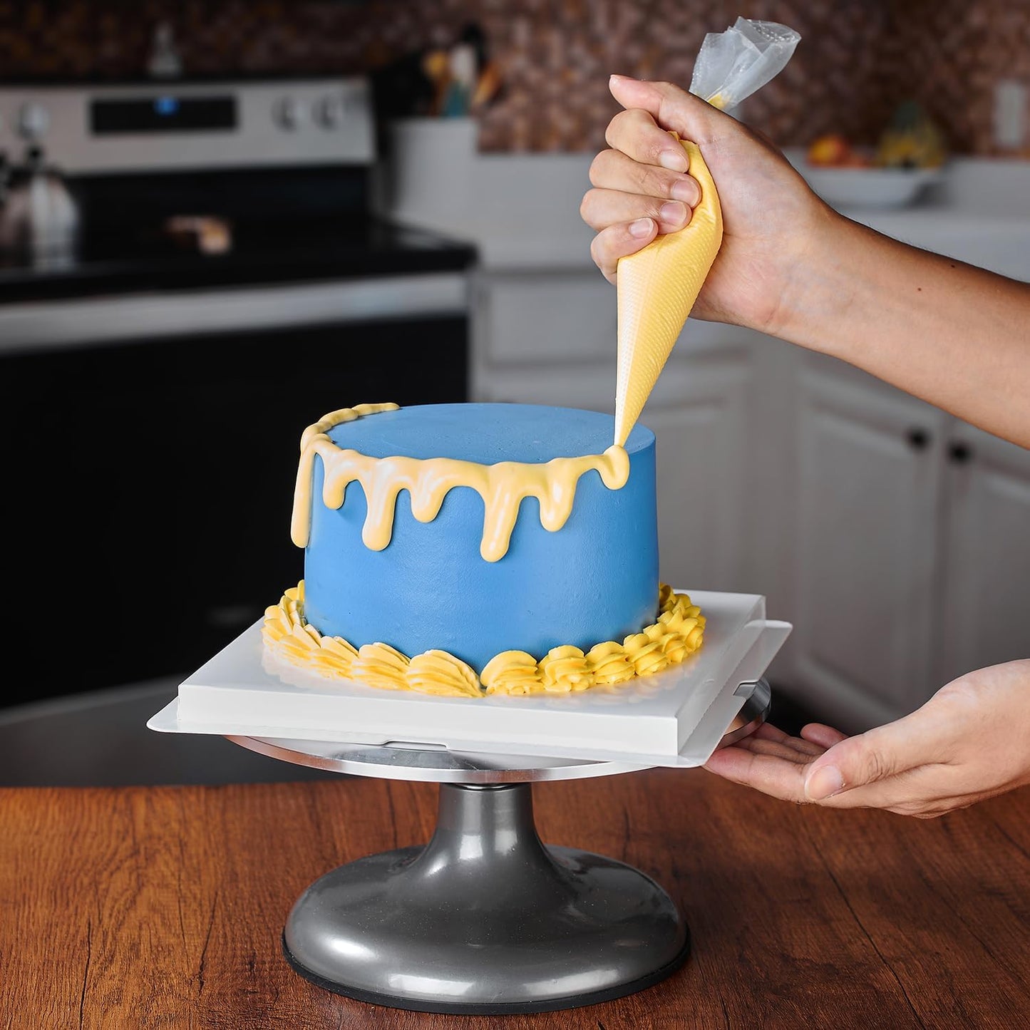 Keenpioneer 14-Inch Tipless Disposable Decorating Bags - Ideal for Cake, Cream, and Cookie Icing | 100 Pack