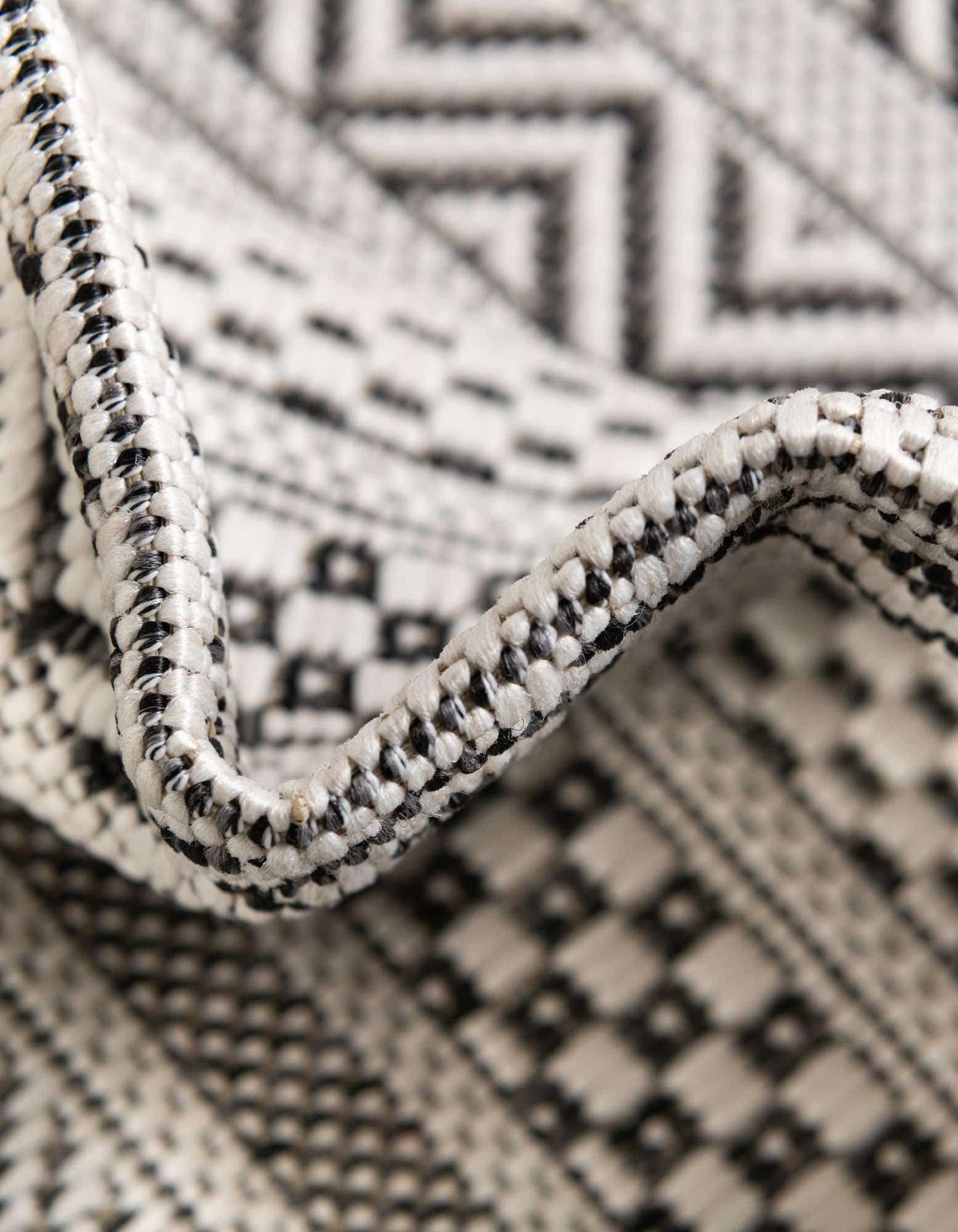 Unique Loom Outdoor Striped Collection Area Rug - Maia (2' 7" x 12' Runner, Beige/Ivory)