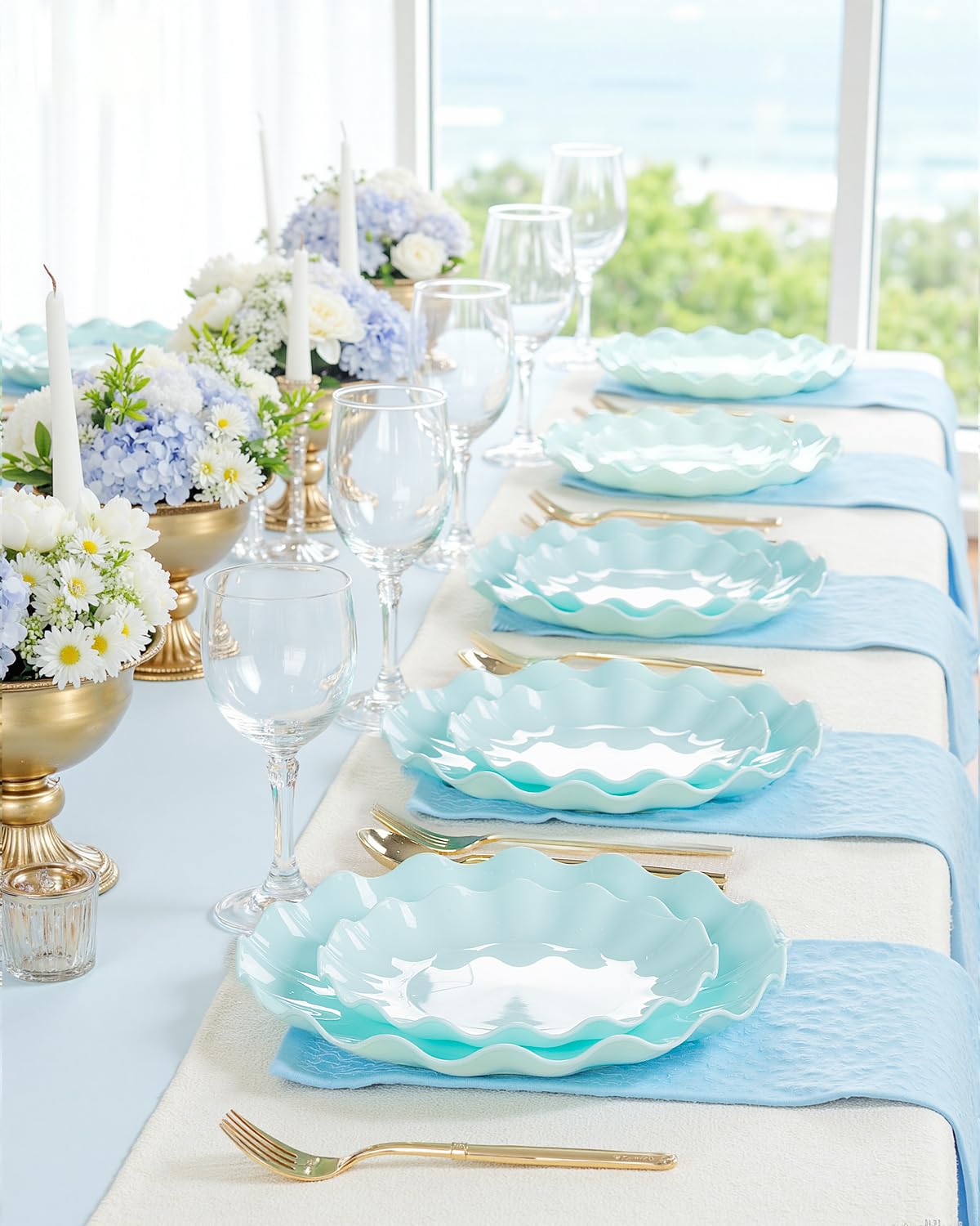 LIYH 20 Pcs 7.5 Inch Ice Blue Plastic Scalloped Plates Reusable - Unbreakable Dessert Plastic Cake Plates Dishwasher Safe Perfect for Party Birthday