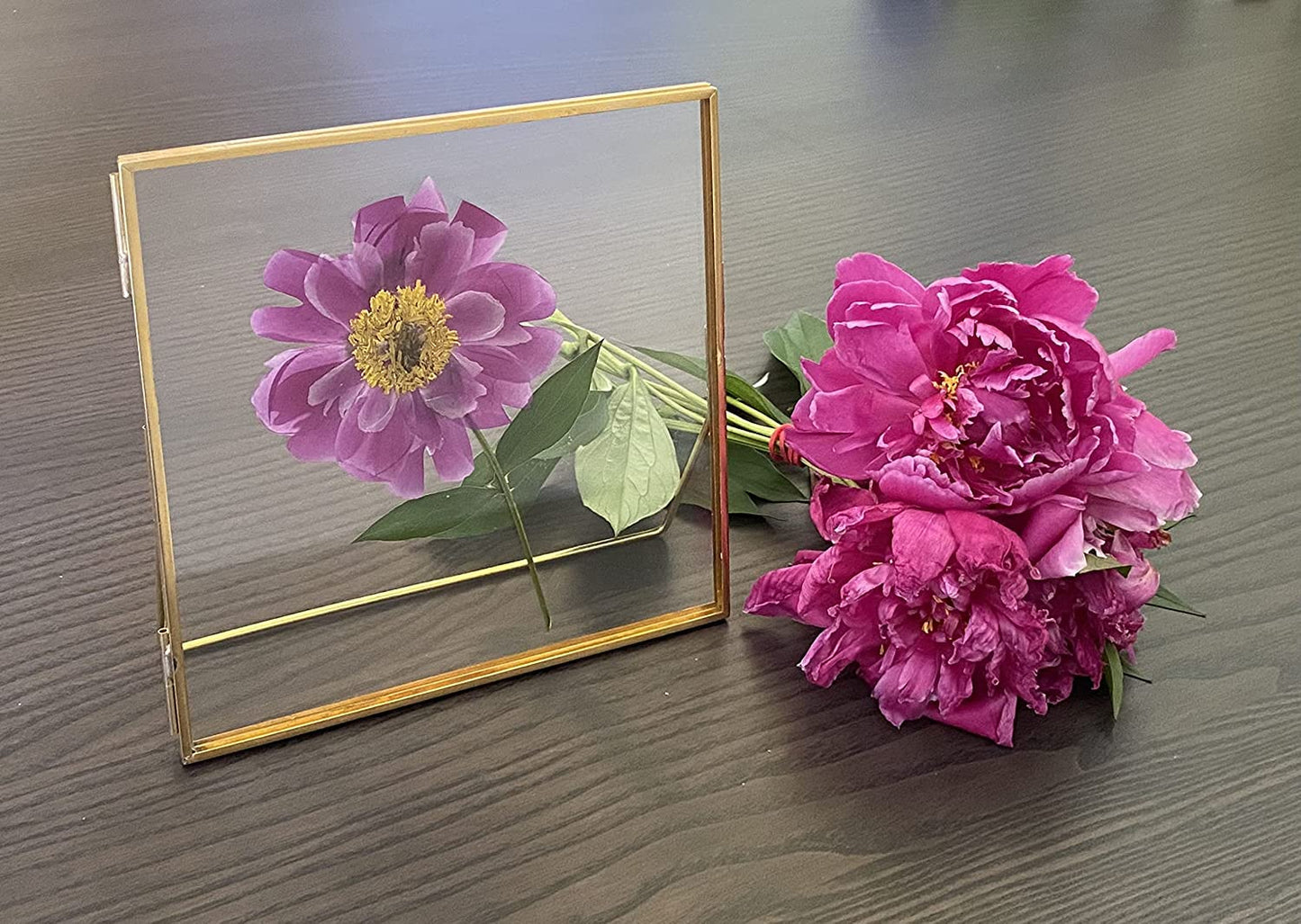 Beedecor Double Glass Frame for Pressed Flowers, Leaf and Artwork,Gold 6x6 Standing Square Metal Picture Frames, Set of 2 Pressed Flower Frames with Stand (Gold, 6x6)