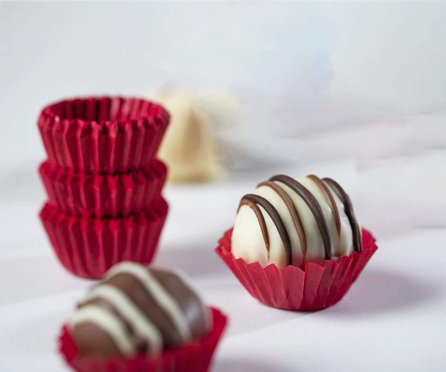 Chocolate Brown Paper Candy Cups - No.4 (1''x3/4'') - 200 Pack for Pastry Chefs