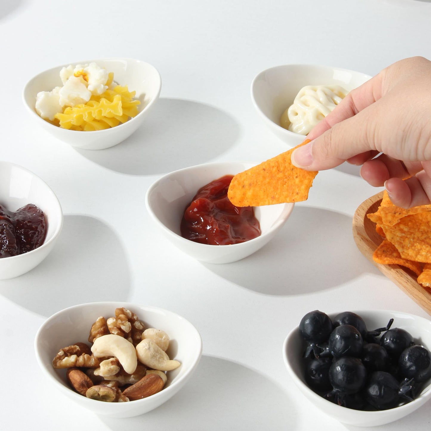UIBFCWN Ceramic Dipping Bowls, 1.7 Oz Ceramic Soy Sauce Dishes, Porcelain Dipping Sauce Cup Pinch Bowls, Mini Bowl for Side Dishes ketchup Condiment Server Charcuterie BBQ and Party, 50 Pack