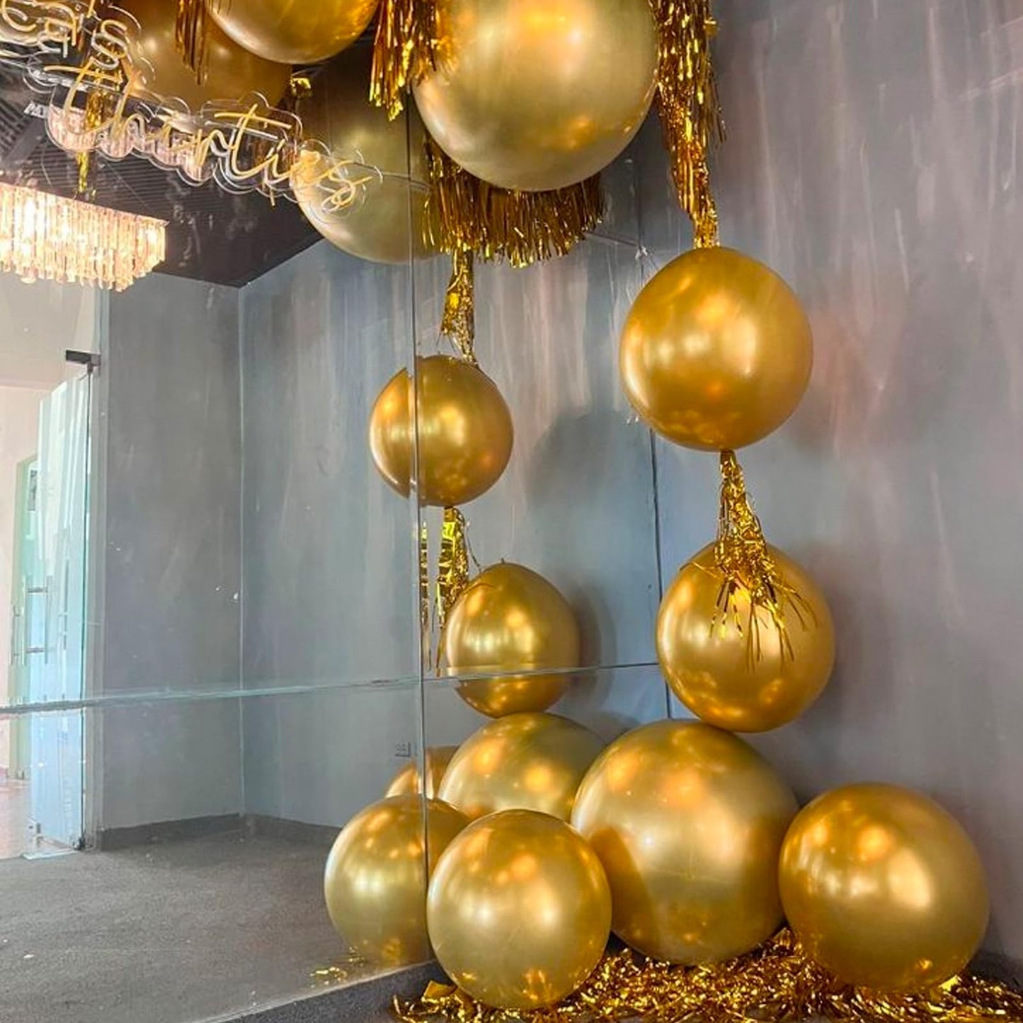 PartyWoo Metallic Gold Balloons 4pcs 36 Inch Extra Large Big Jumbo Giant Chrome Gold Latex Helium Balloons for Graduation Baby Shower Birthday Bachelorette New Year Party Decorations Gold-G101