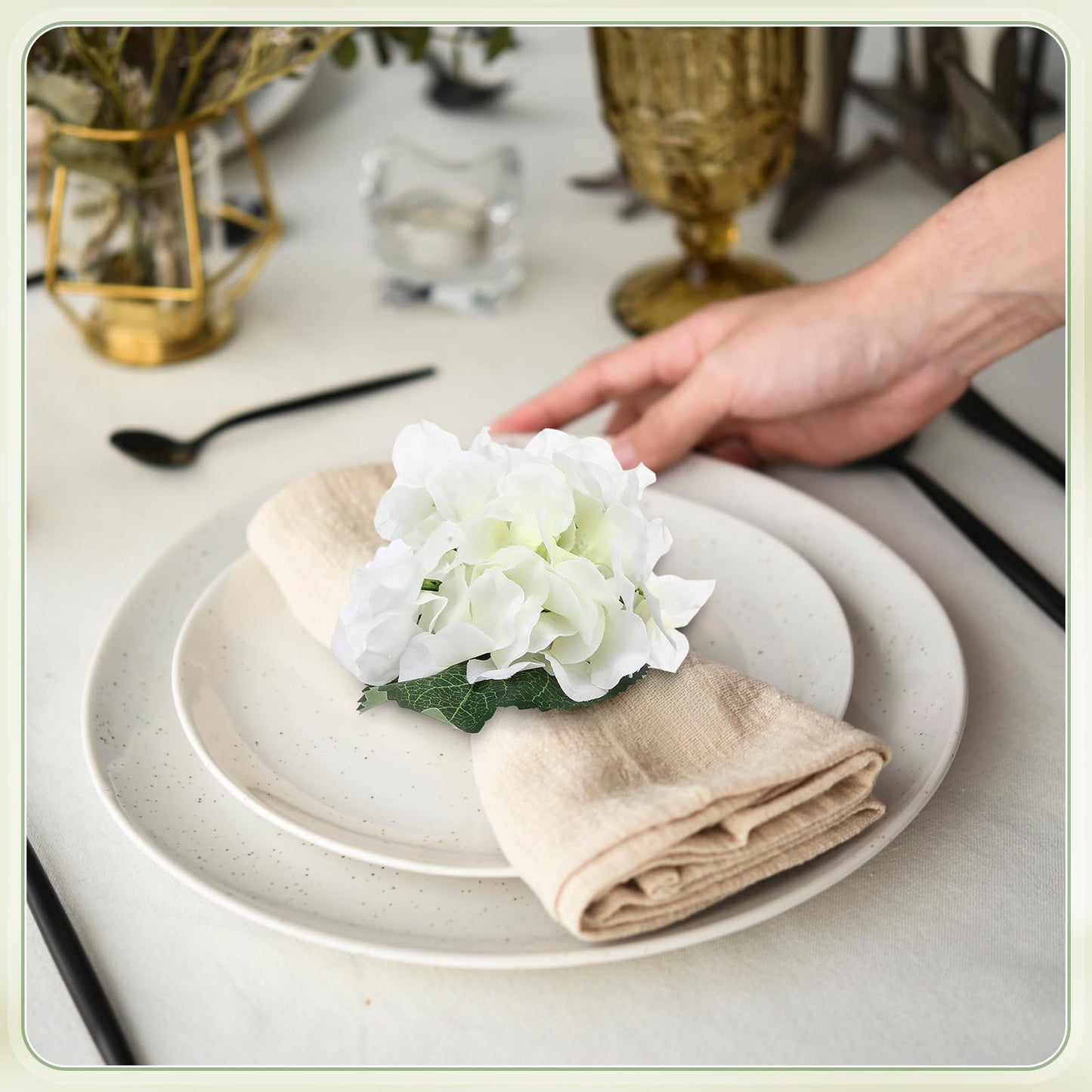 Yunsailing 12 Pcs Hydrangea Flower Napkin Rings Flower Handmade Napkin Holder Rings Floral Handicraft Band for Table Decorations Wedding Anniversary Holiday Birthday Party Supplies(White)