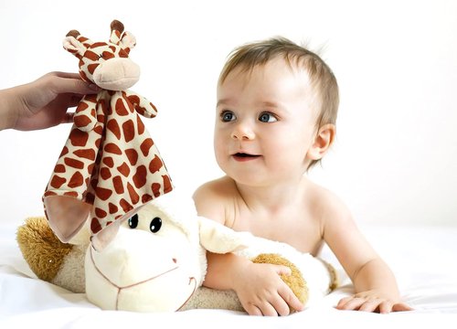 CREVENT Soft Plush Animal Face Security Blanket - Adorable Brown Giraffe for Boys & Girls, Perfect Gift for Birthdays & Baby Showers