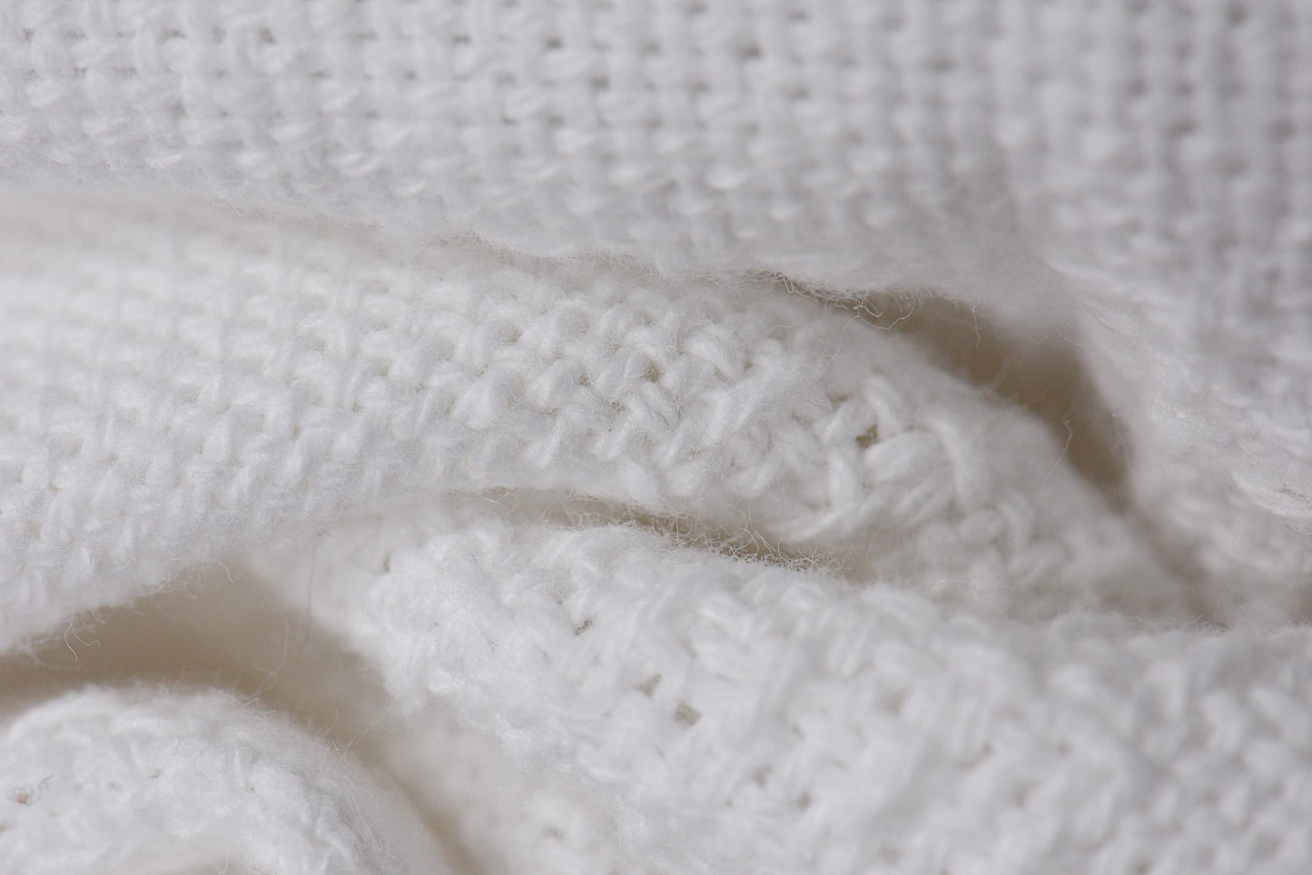 Linteum Textile Hospital Thermal SNAGLESS Spread Blanket, 100% Cotton (74x100 in, White)