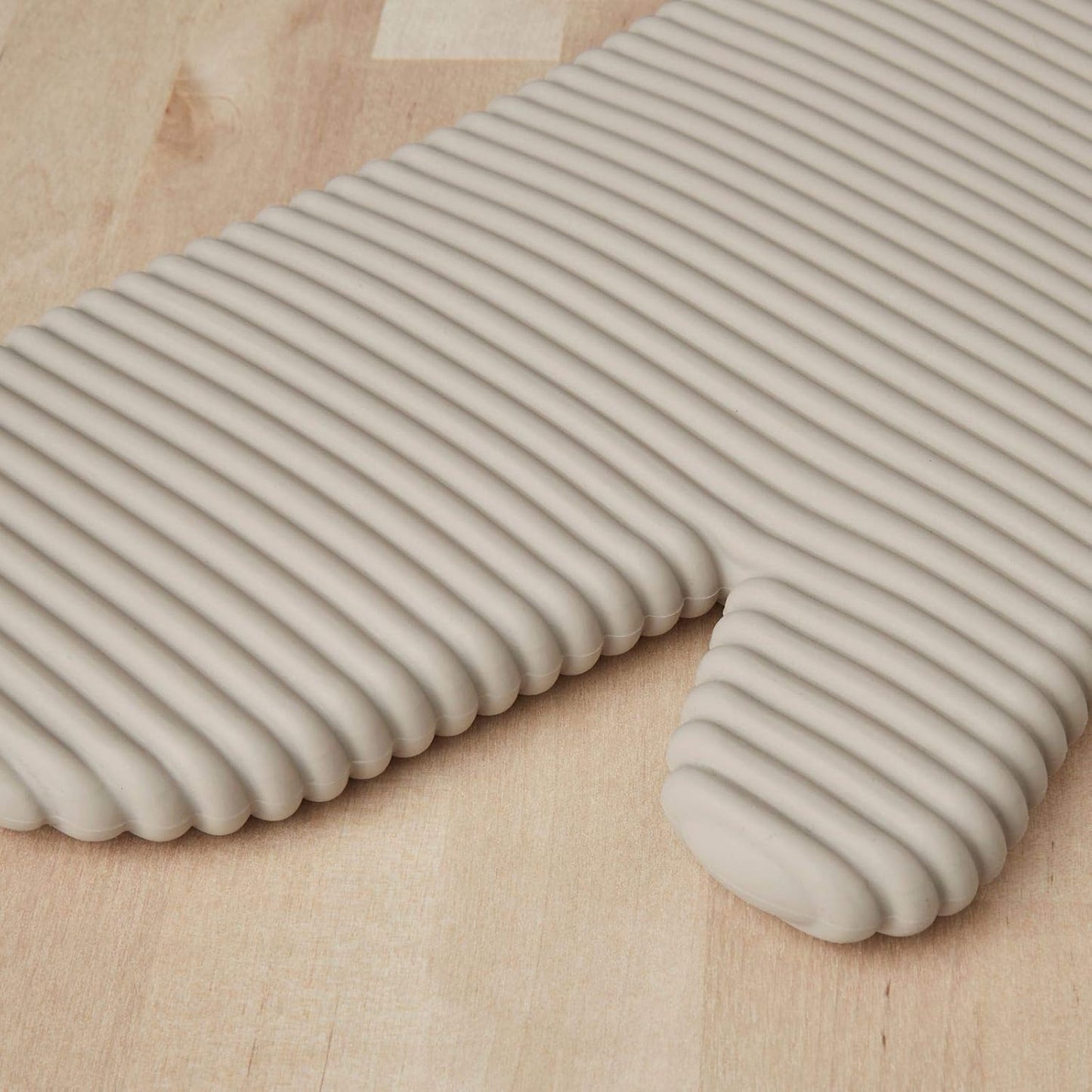 KitchenAid Ribbed Soft Silicone Oven Mitts - 2-Pack Set, 7.5"x13", Stylish Milkshake Color