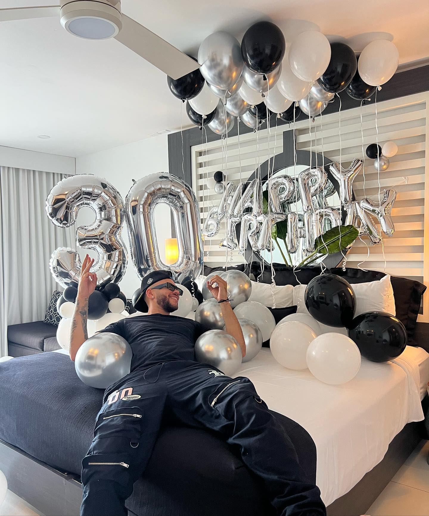 Silver Number Balloon 40 Inch, 0 Number Balloons, 10 20 30 40 50 Numbers Balloon Birthday Decorations, Silver Party Supplies for Women Men