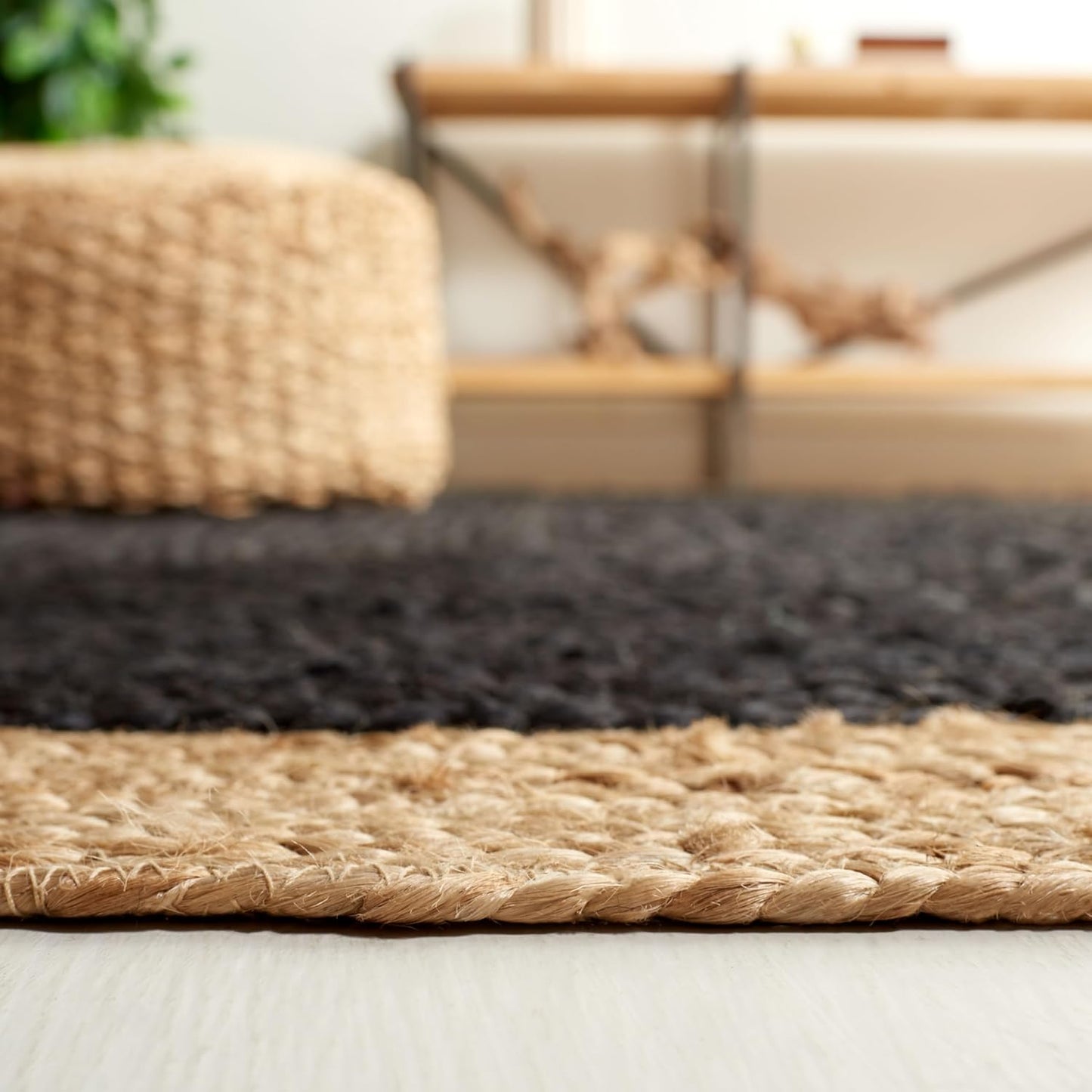 SAFAVIEH Natural Fiber Collection 4' Round Black/Natural NF801Z Handmade Boho Braided Premium Jute Entryway Foyer Living Room Bedroom Kitchen Area Rug