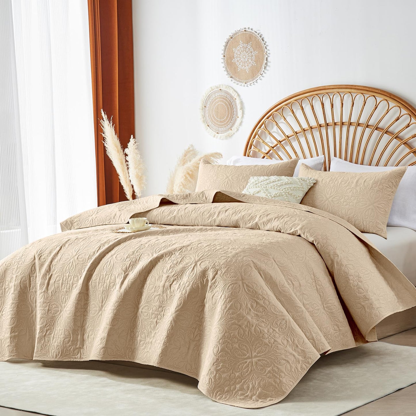 akkialla Beige Full Queen Quilt Bedding Set for All Seasons,Lightweight Bedspread Queen Size,Modern Style Soft Microfiber Elegant Floral Design Coverlet Set(1 Quilt,2 Pillow Shams)
