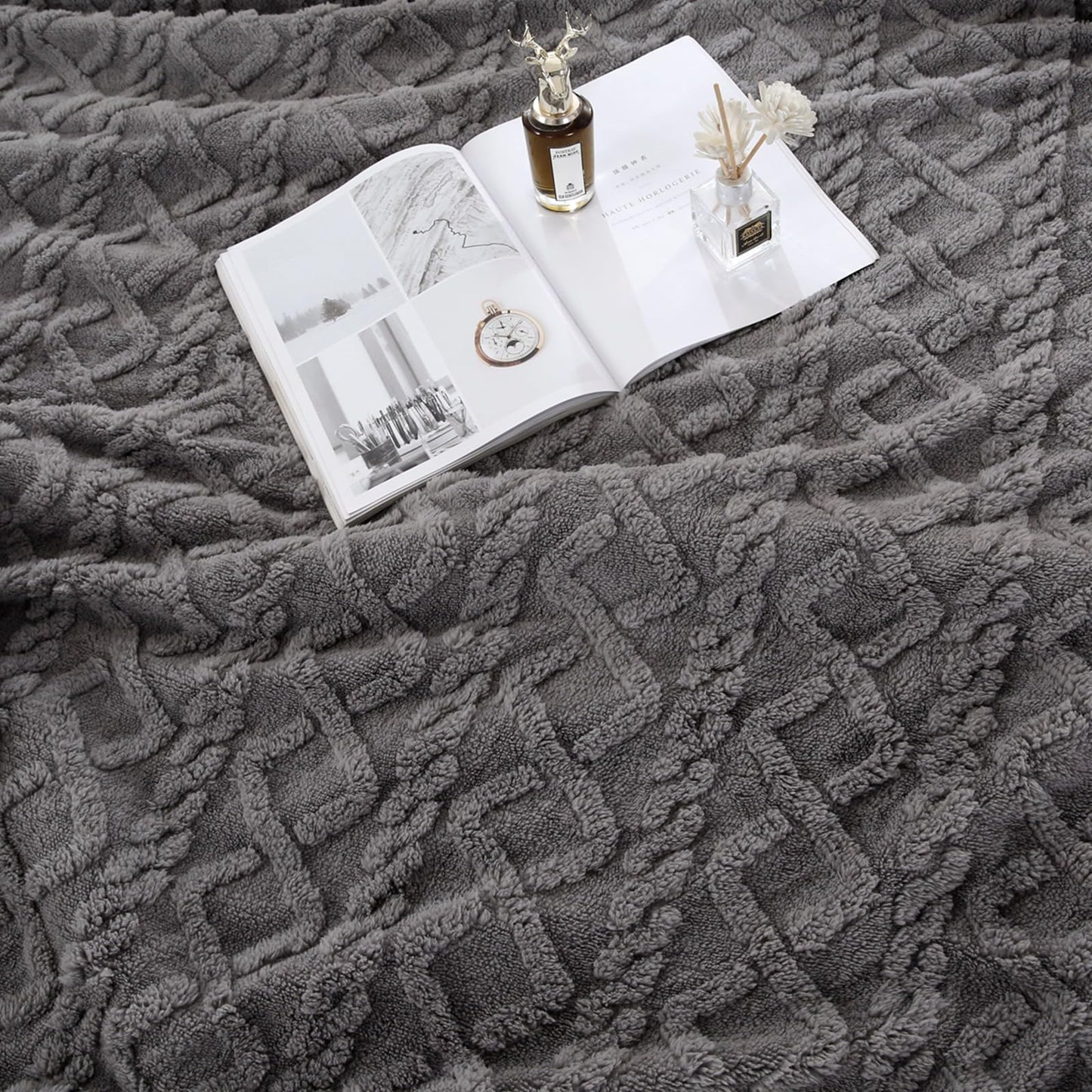 PU MEI Sherpa Throw Blanket for Couch Sofa 60”*80”- Fleece Tufted Fuzzy Soft Cozy Blanket for Bed, Thick Warm Blanket for All Seasons, (Dark Grey, 60"*80")