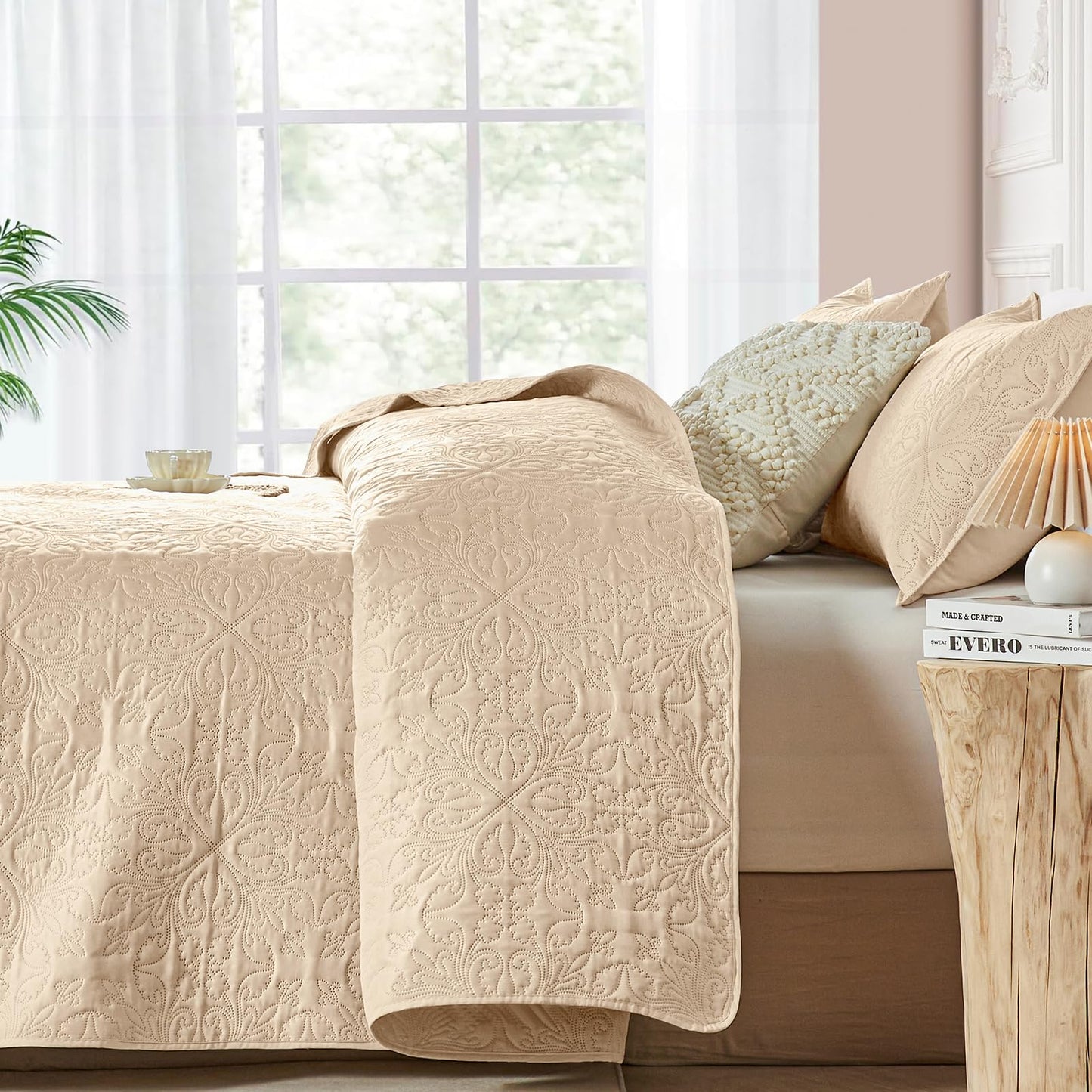 akkialla Beige Full Queen Quilt Bedding Set for All Seasons,Lightweight Bedspread Queen Size,Modern Style Soft Microfiber Elegant Floral Design Coverlet Set(1 Quilt,2 Pillow Shams)