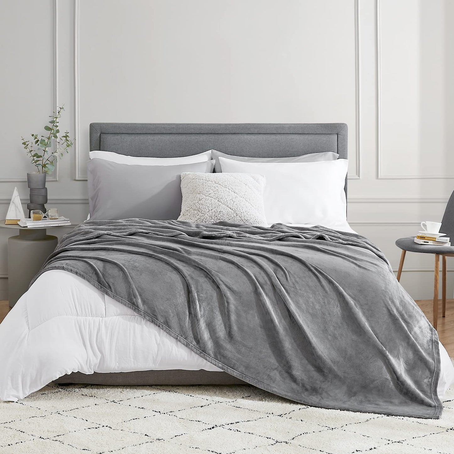 Hansleep Fleece King Size Blanket for Bed Grey, Super Soft Flannel Fuzzy King Size Blanket Gray, Plush Cozy Blanket for All Seasons, Grey, King 90x108 Inches