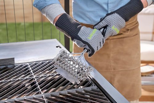 Cuisinart 17” Stainless Steel Grill Brush - Triple Coil Design with Wide Scraper for Easy Cleaning