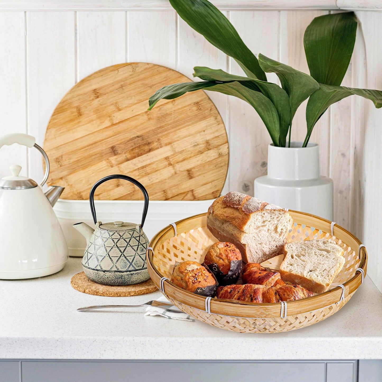 Hiceeden 3 Pack Round Bamboo Serving Trays, Decorative Wicker Basket Tray for Food, Natural Woven Shallow Tray for Fruit, Vegetables, Bread