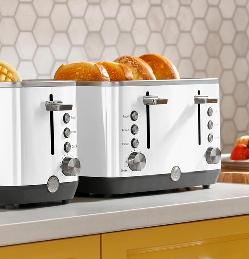 GE 2-Slice Toaster - Extra Wide Slots for Bagels & Waffles | 7 Shade Settings, Removable Crumb Tray, 850 Watts, White