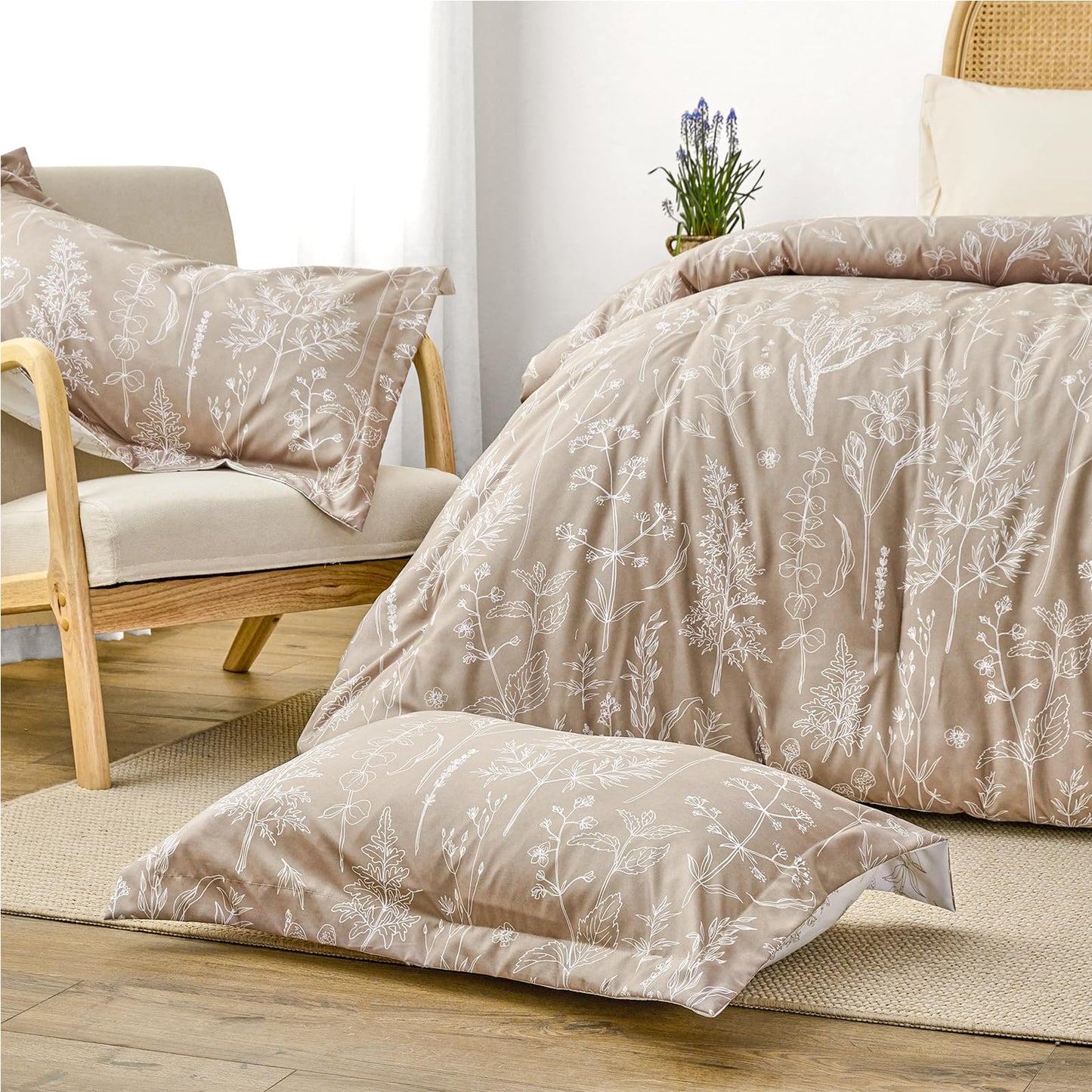 Love's cabin Light Taupe Full Comforter Set - Full Size Comforter Set, 3 Pieces Cute Floral Bedding Sets for All Seasons,1 Soft Reversible Botanical Flowers Comforter and 2 Pillow Shams