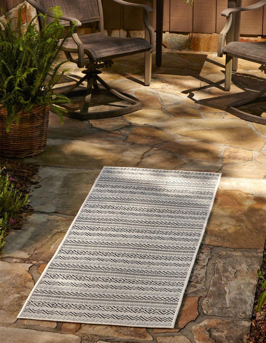 Unique Loom Outdoor Striped Collection Area Rug - Maia (2' 7" x 12' Runner, Beige/Ivory)