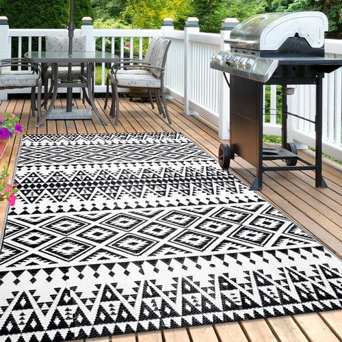 Bohemia Waterproof Outdoor Rug - Reversible Plastic Straw Mat for Patio & Camping | 5x8ft, Black & White