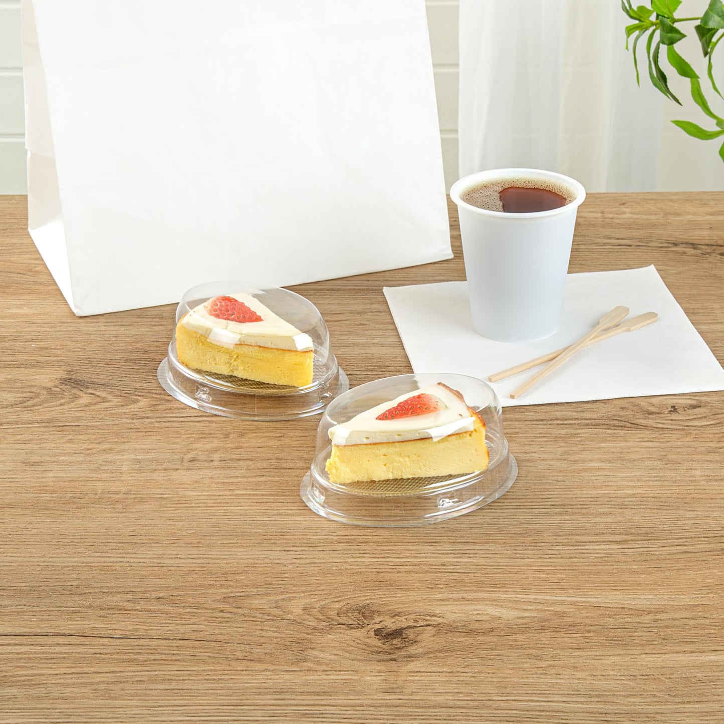 Restaurantware-Thermo Tek 8.5 Ounce Cake Slice Containers, 100 Disposable Individual Pie Slice Containers - With Lids, Oval, Clear Plastic Pie Boxes, For Pastries or Cheesecakes,