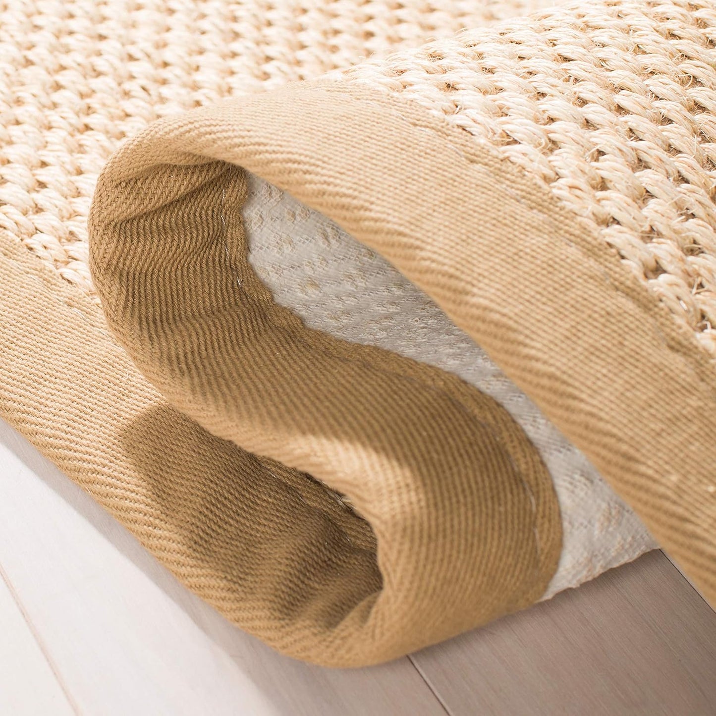 SAFAVIEH Natural Fiber Collection Area Rug - 4' Round, Maize & Linen, Border Sisal Design, Easy Care, Ideal for High Traffic Areas in Living Room, Bedroom (NF141B)
