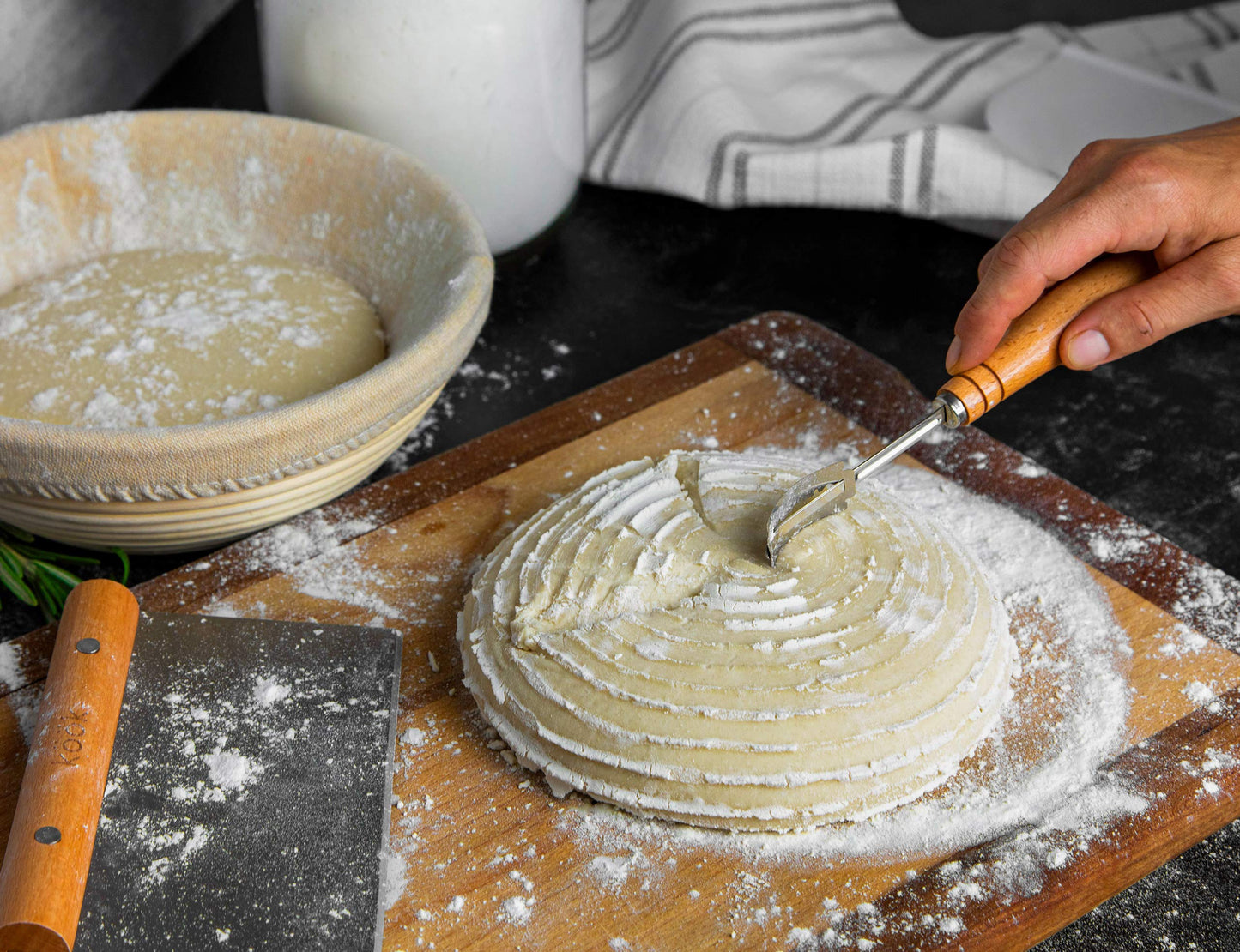 Kook Banneton Bread Proofing Basket 9 Inch - Complete 12 Piece Sourdough Basket Kit with Liners and Scrapers - Natural Rattan for Artisan Bread Making - Set of 2 Round