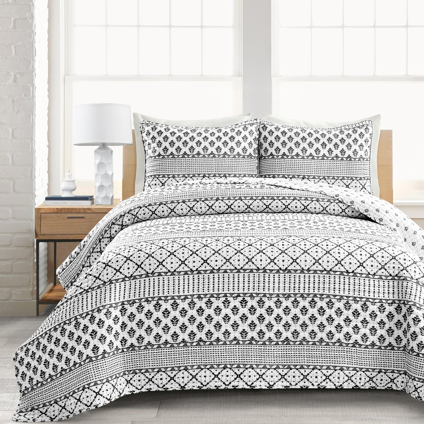 Lush Decor Monique Stripe Reversible Quilt Queen Size 3 Piece Set Full/Queen Navy & White - Striped Bedding Set Queen Quilt - Blue Quilts - Coastal Decor