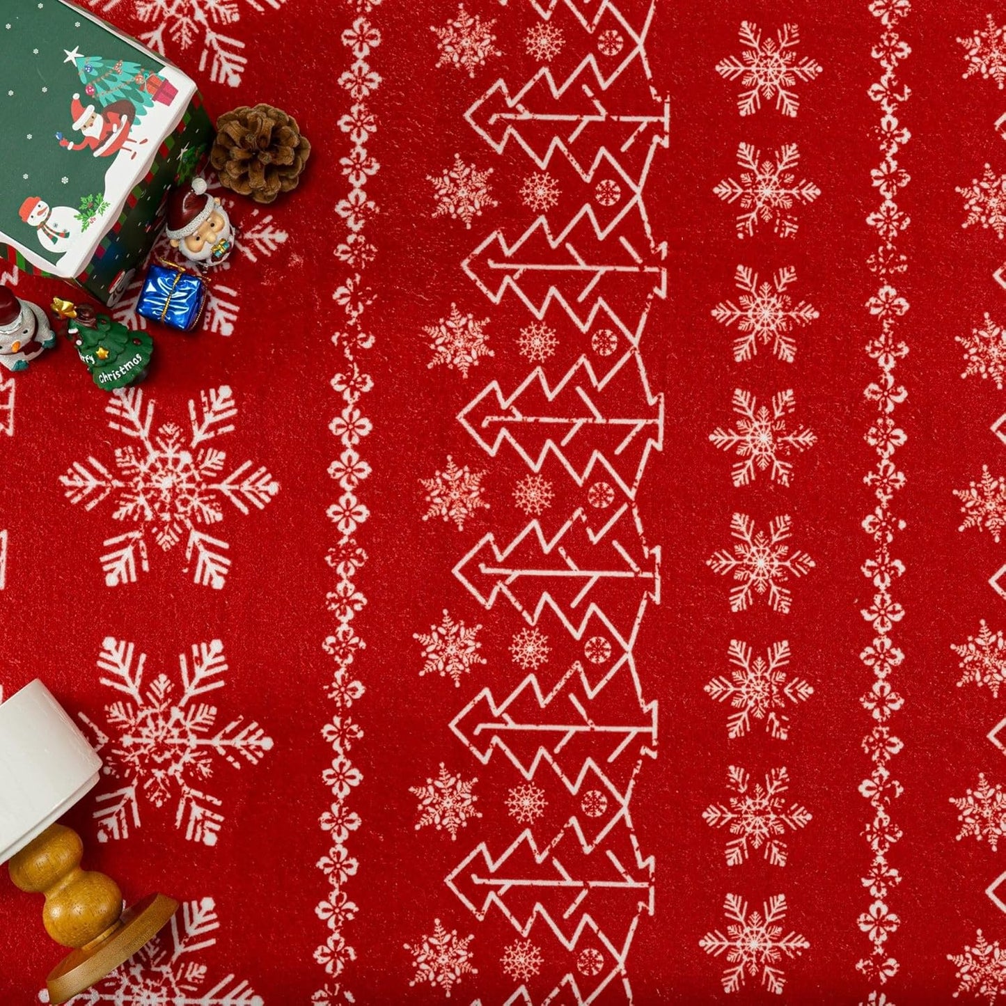 Christmas Runner Rug 3x10 Red Washable Carpet Xmas Snowflake Holiday Decor Kitchen Non Slip Soft Low Pile Long Carpet Indoor Throw Rug Laundry Room Living Room Bedroom Dining Room