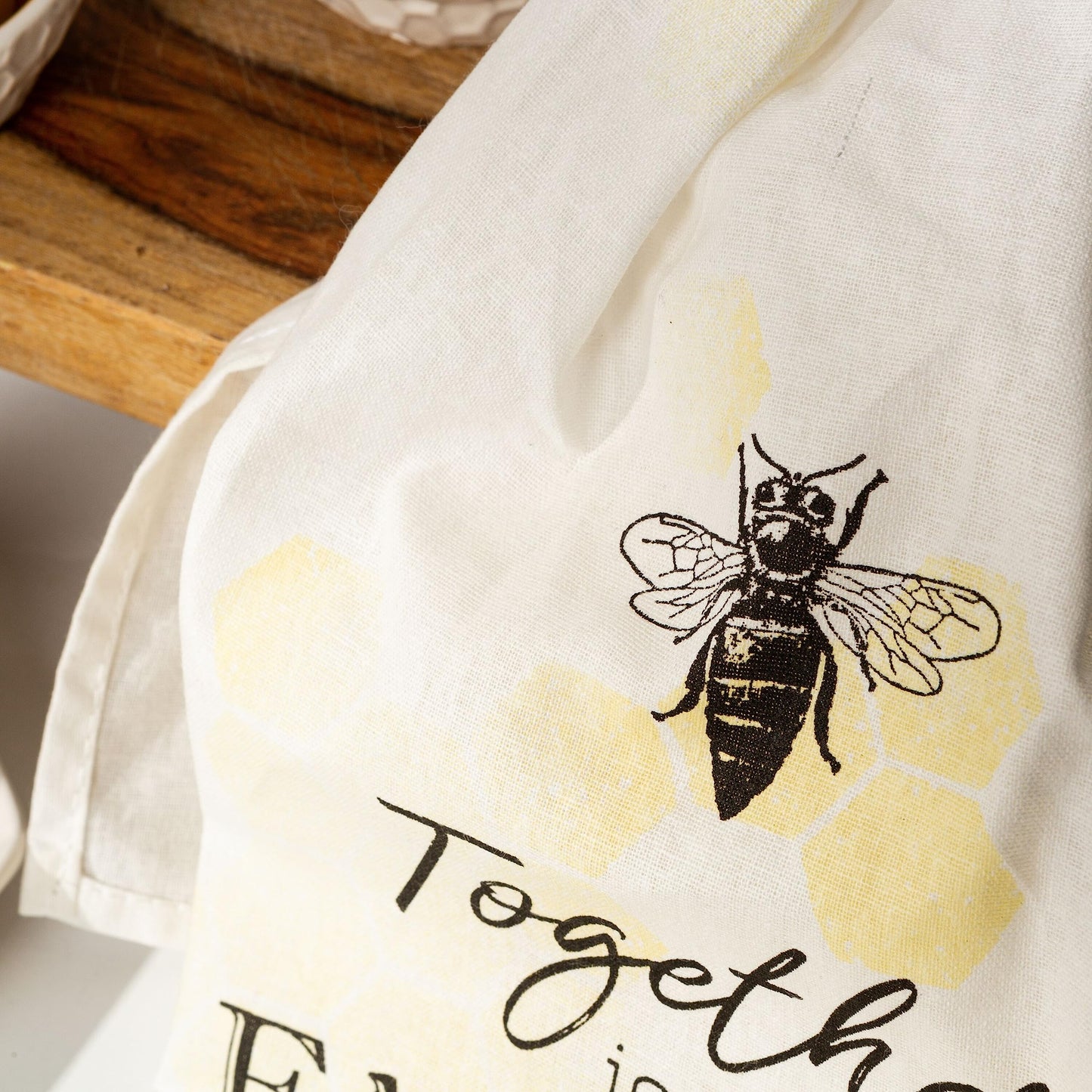 Young's Inc. Cotton Dish Towels - Set of 2 - Absorbent Tea Towels for Drying Dishes, Glassware, and Hands - Spring Bathroom and Kitchen Decor - Honey Bee