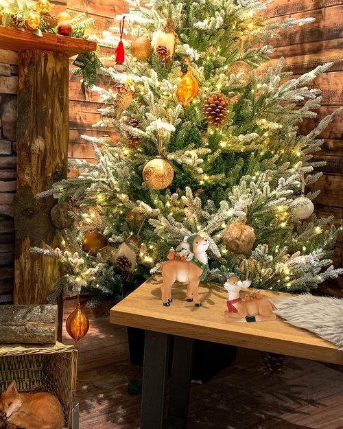 iStatue Buck and Doe Deer Set - Hand-Painted 5.5'' Resin Reindeer Figures for Christmas Home Decor