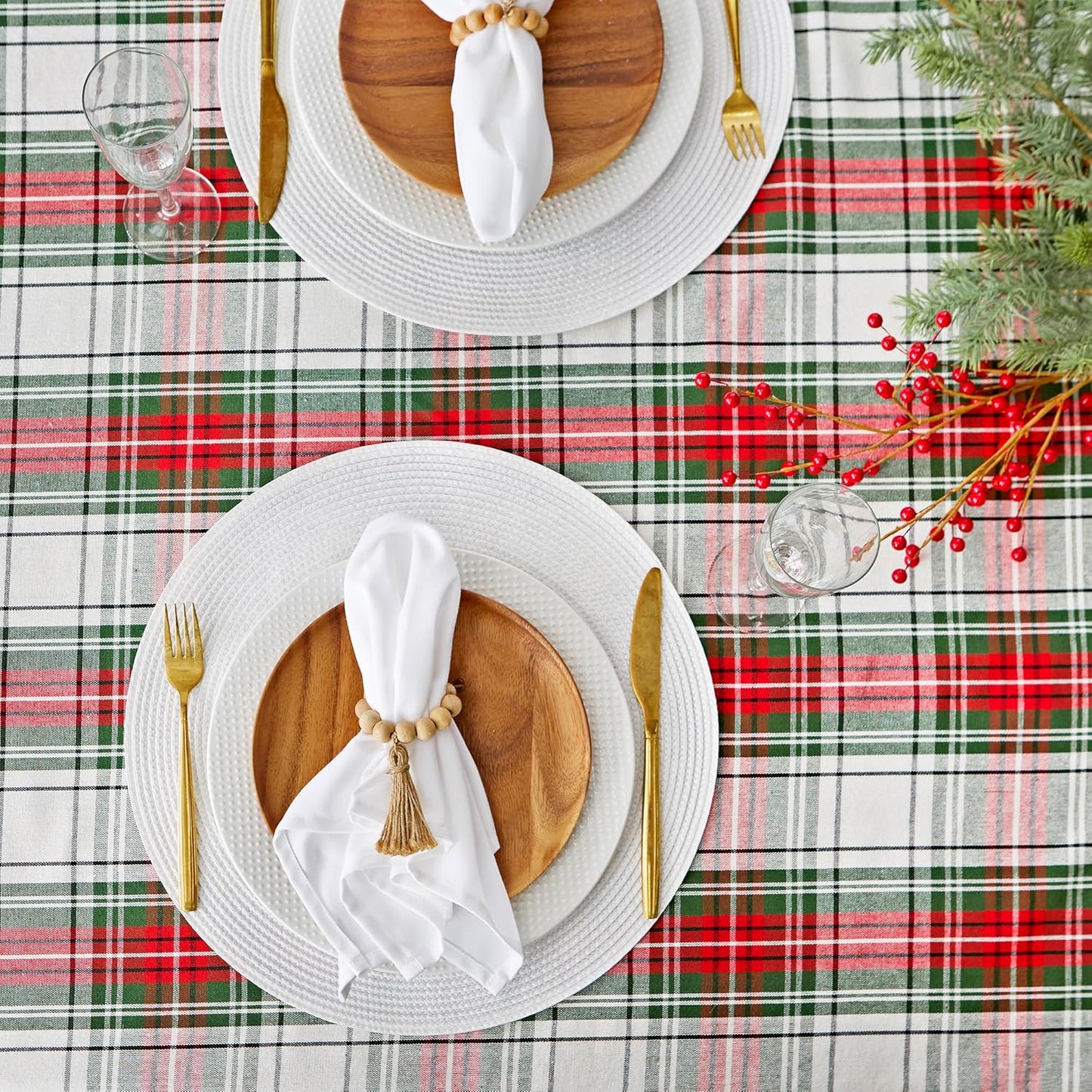 Christmas Tartan Plaid Tablecloth 60x104 - Holiday Dining & Kitchen Décor in Red, Green & White
