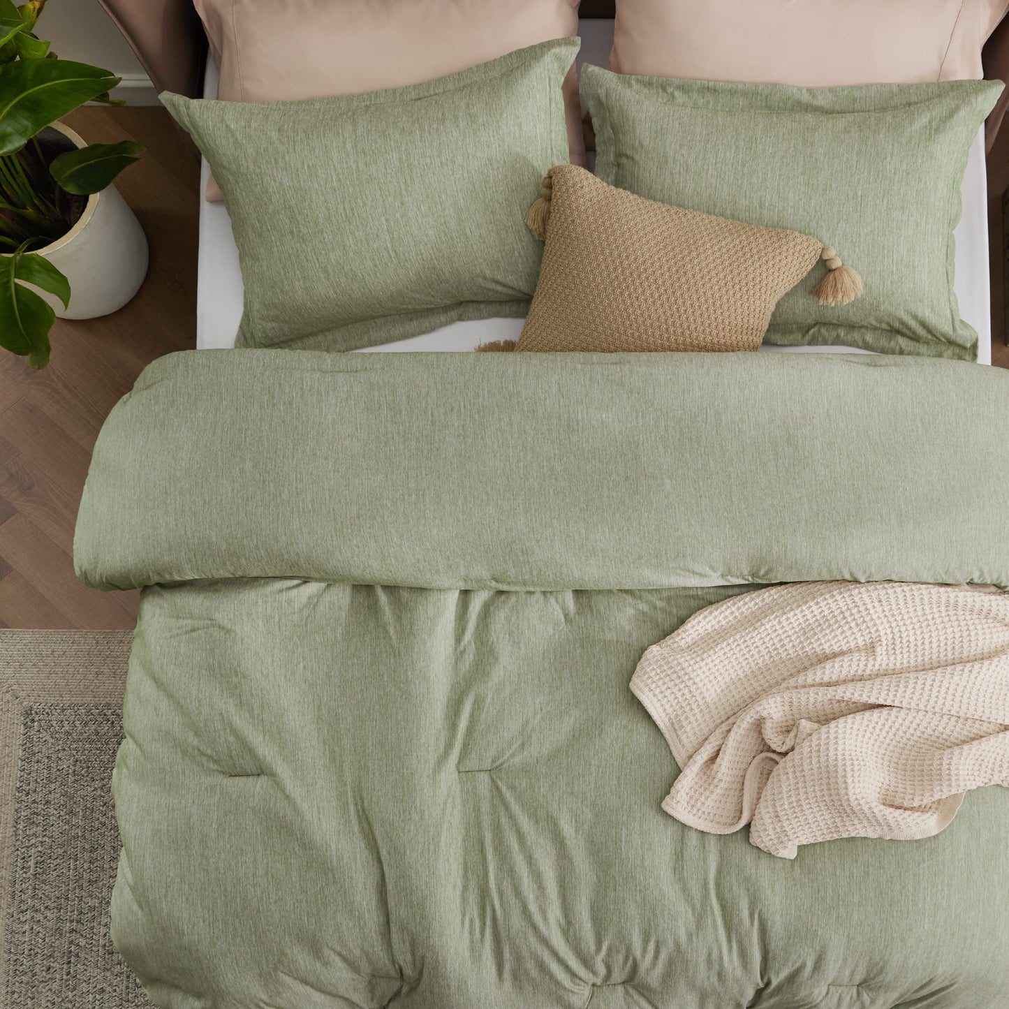 Bedsure Full Comforter Set - Olive Green Comforter Full Size, Soft Bedding for All Seasons, Cationic Dyed Bedding Set, 3 Pieces, 1 Comforter (82"x86") and 2 Pillow Shams (20"x26"+2")