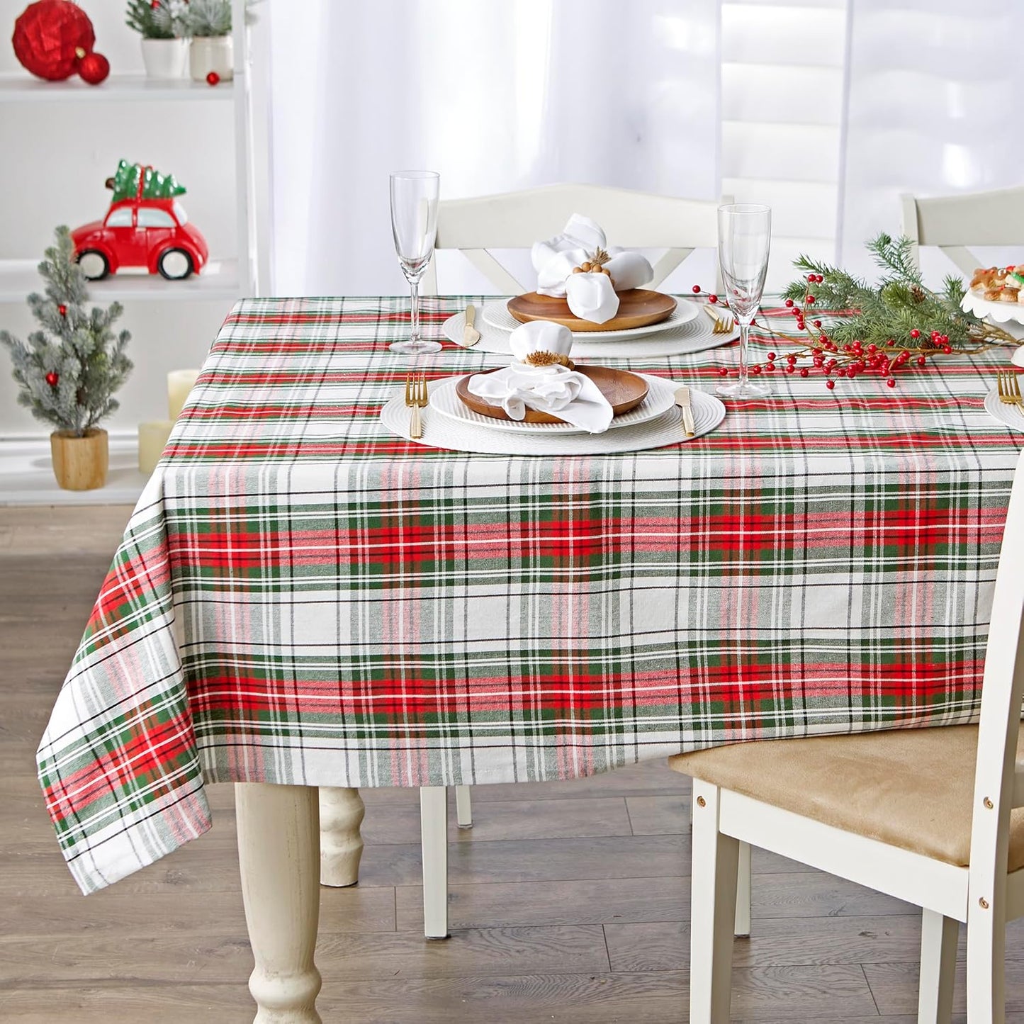 Christmas Tartan Plaid Tablecloth 60x104 - Holiday Dining & Kitchen Décor in Red, Green & White