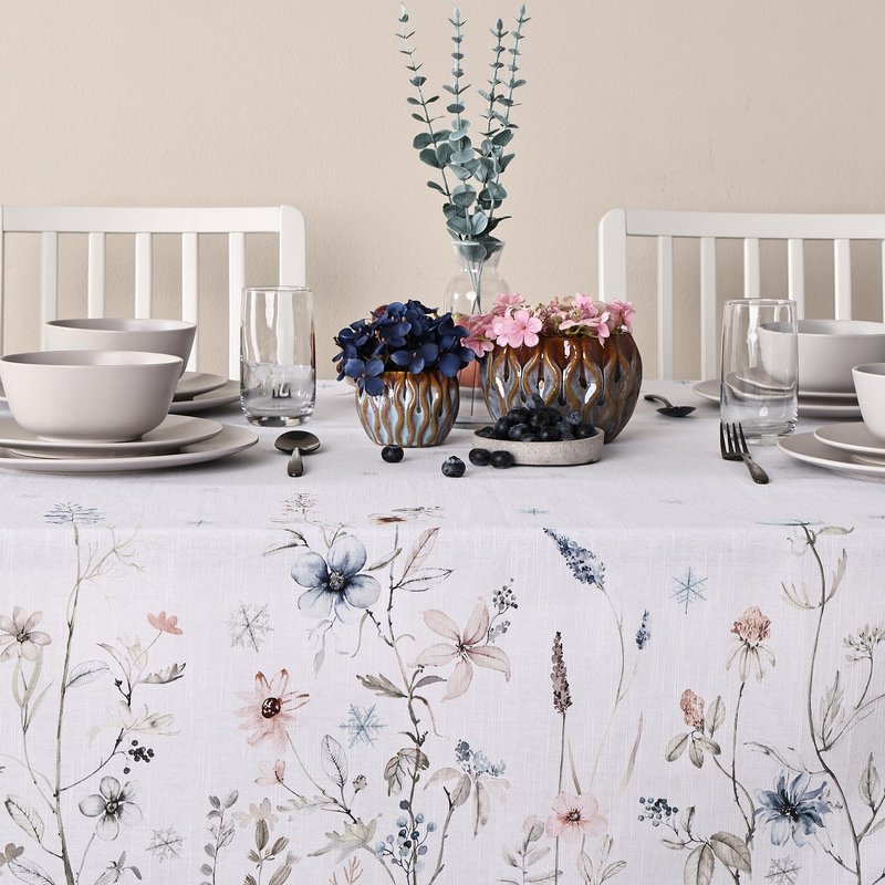 Maison d' Hermine Table Cloth Rectangle Table 100% Cotton 60 x 90 Inches Fall Tablecloth Reusable Everyday Use for Thanksgiving Christmas Decorations Dining Farmhouse Party (Ice Florals)
