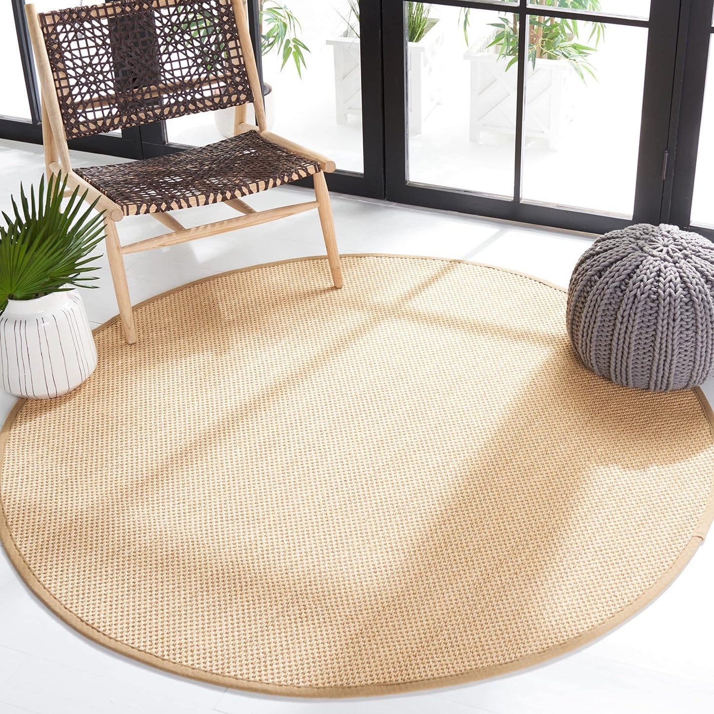 SAFAVIEH Natural Fiber Collection Area Rug - 4' Round, Maize & Linen, Border Sisal Design, Easy Care, Ideal for High Traffic Areas in Living Room, Bedroom (NF141B)