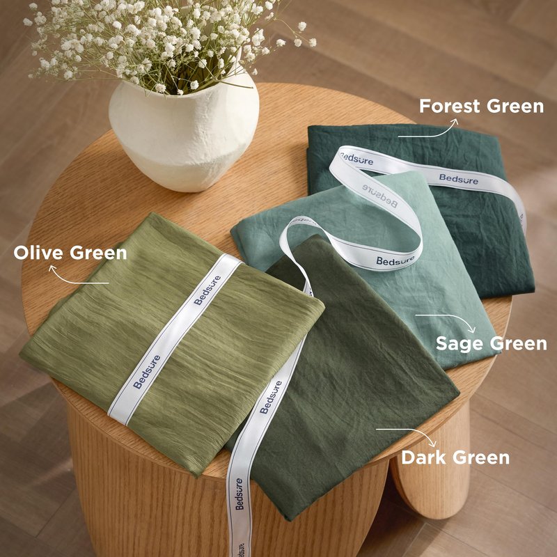 Bedsure Queen Comforter Set, Dark Green Soft Prewashed Bedding for All Seasons, 3 Pieces GentleSoft™ Bed Set, 1 Lightweight Comforter (90"x90") and 2 Pillowcases (20"x26")