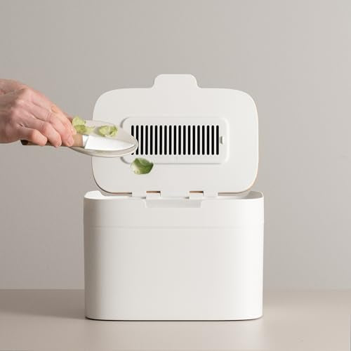 Countertop Compost Bin 'Elin' with Wooden Lid & Filter - 1.2 Gallon, Odor-Free, Dishwasher Safe, Bamboo Off-White