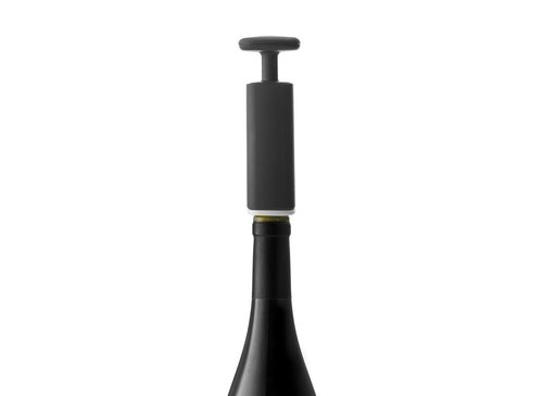 Houdini Wine Vacuum Preserver, 6"x 4"x 7", Black