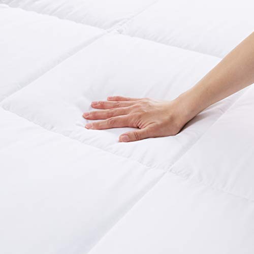 King All-Season White Down Alternative Comforter with Corner Tabs - Machine Washable