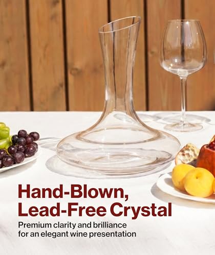 Large Crystal Wine Decanter with Built-In Aerator - 750ml